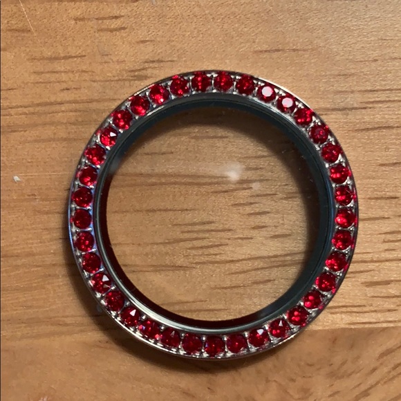 Origami Owl Jewelry - Origami Owl Christmas Red Large Locket Face Origami Owl Jewelry - Origami Owl Christmas Red Large Locket Face